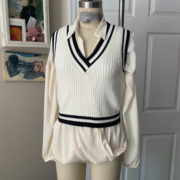 H&M DIVIDED Retro 1990s Grunge PREPPY V-Neck Crop Sweater VEST *X-SMALL*  NWT - Picture 1 of 8